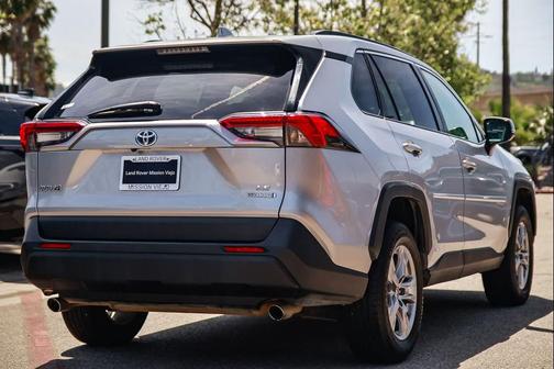 2023 Toyota RAV4 Hybrid LE