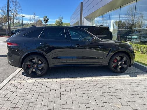 2022 Jaguar F-PACE SVR P550 AWD Automatic