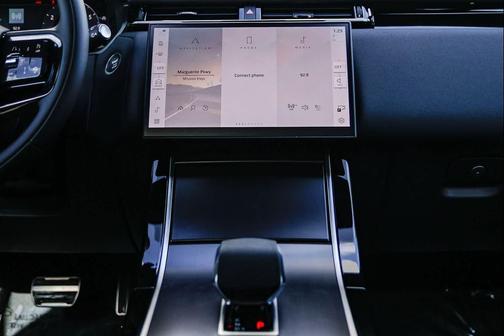 2026 Land Rover Range Rover Velar P250 SE R-Dynamic