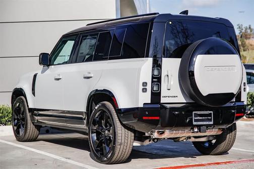 2026 Land Rover Defender P400 X-Dynamic SE