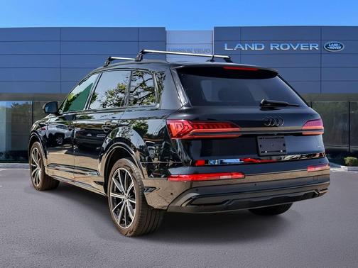 Mythos Black Metallic 2022 Audi Q7 55 Premium Plus