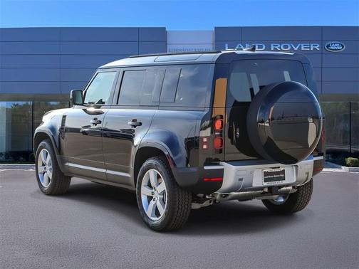 2025 Land Rover Defender 110 P400 S