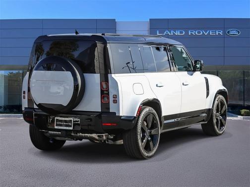 2026 Land Rover Defender P400 X-Dynamic SE