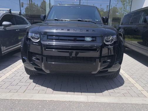 2023 Land Rover Defender 110 V8