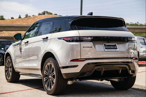 Seoul Pearl Silver Metallic 2026 Land Rover Range Rover Evoque Dynamic SE