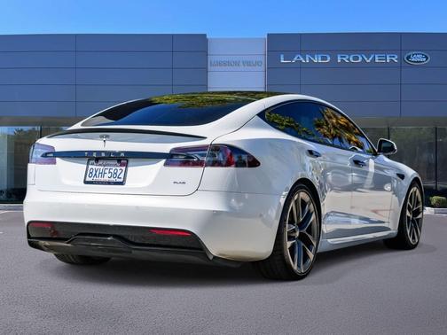 Pearl White Multi-Coat 2021 Tesla Model S Plaid