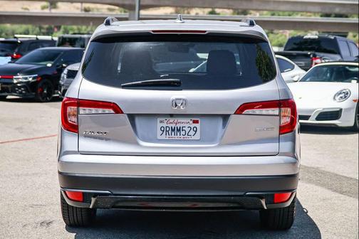 Lunar Silver Metallic 2022 Honda Pilot 2WD Special Edition