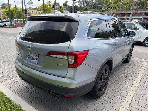 Lunar Silver Metallic 2022 Honda Pilot 2WD Special Edition