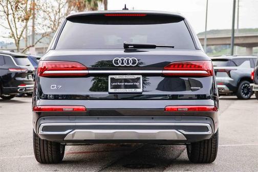 2022 Audi Q7 55 Premium Plus