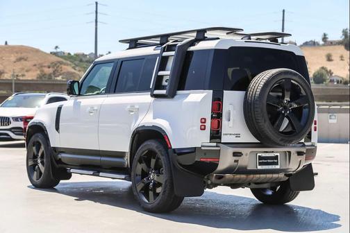 2022 Land Rover Defender 110 X-Dynamic HSE