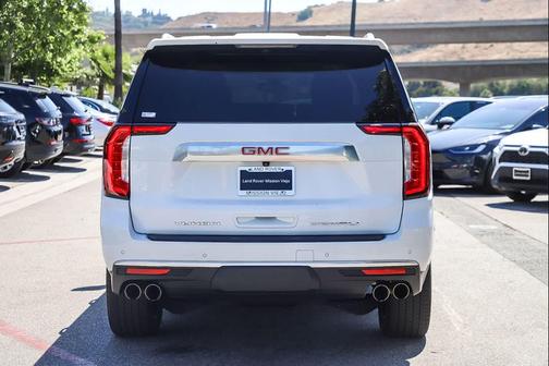 Summit White 2022 GMC Yukon XL Denali