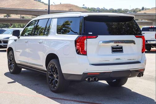 Summit White 2022 GMC Yukon XL Denali
