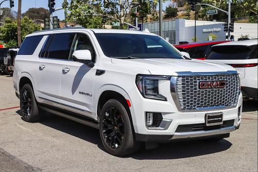 Summit White 2022 GMC Yukon XL Denali