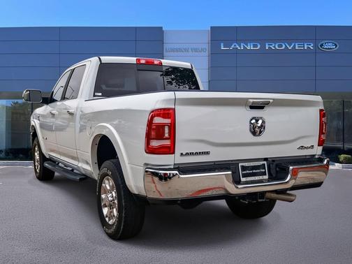 Bright White Clearcoat 2022 RAM 2500 Laramie Crew Cab 4x4 6'4' Box