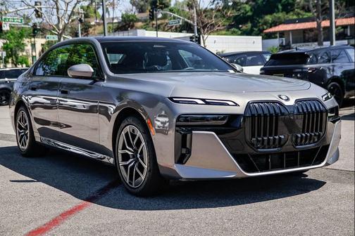 Oxide Grey Metallic 2024 BMW 740 740i