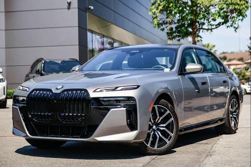 Oxide Grey Metallic 2024 BMW 740 740i