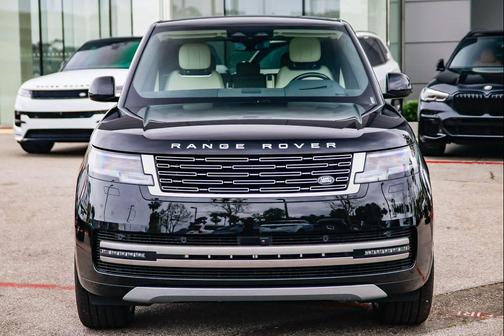 Black 2026 Land Rover Range Rover P530 SE