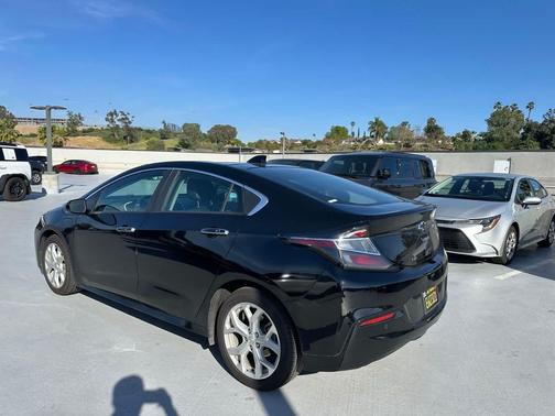 Mosaic Black Metallic 2018 Chevrolet Volt Premier