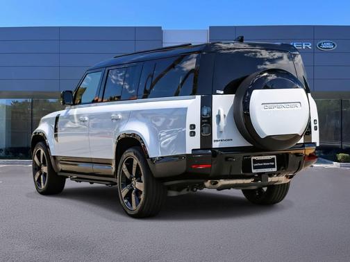 Fuji White 2026 Land Rover Defender P400 X-Dynamic SE