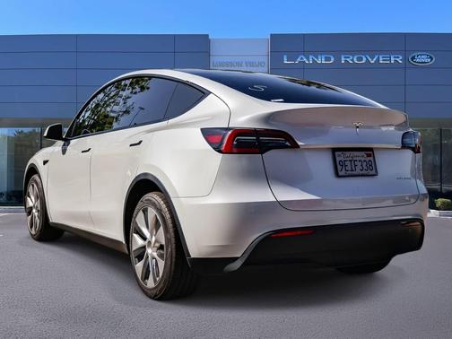 Pearl White Multi-Coat 2023 Tesla Model Y Long Range Dual Motor All-Wheel Drive