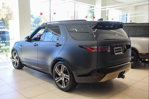 2026 Land Rover Discovery Tempest Edition