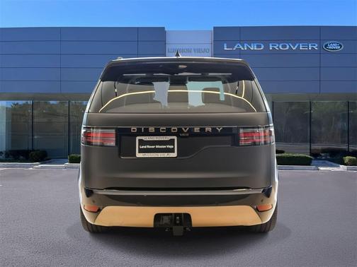 2026 Land Rover Discovery Tempest Edition