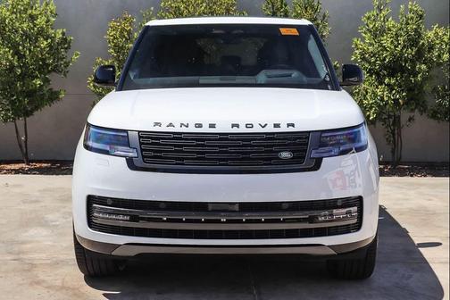 White 2026 Land Rover Range Rover P550e SE