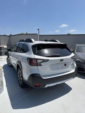 Crystal White Pearl 2024 Subaru Outback Touring XT