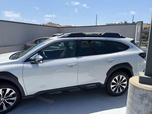 Crystal White Pearl 2024 Subaru Outback Touring XT