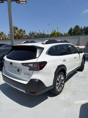 Crystal White Pearl 2024 Subaru Outback Touring XT