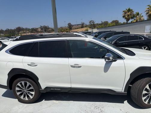 Crystal White Pearl 2024 Subaru Outback Touring XT