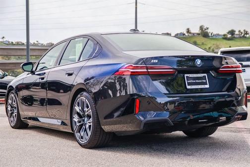 2025 BMW i5 xDrive40