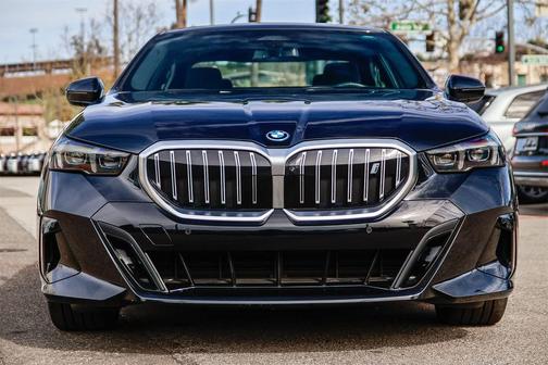 2025 BMW i5 xDrive40