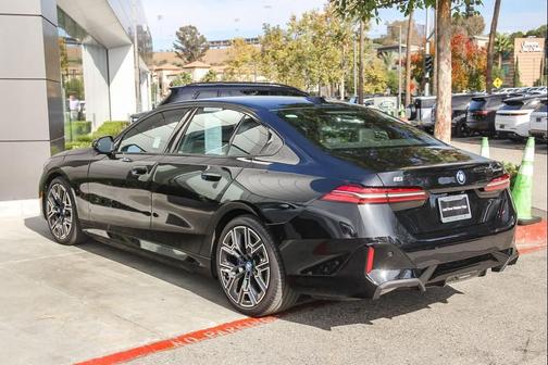 2025 BMW i5 xDrive40