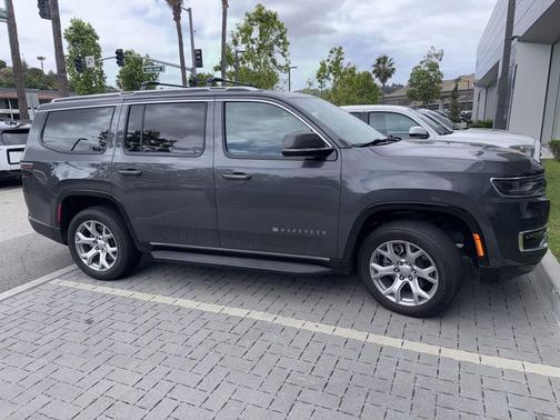 Baltic Gray Metallic Clearcoat 2022 Jeep Wagoneer Series II 4x4
