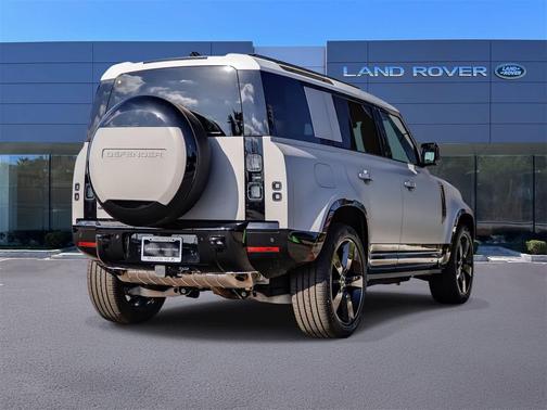 2026 Land Rover Defender P400 X-Dynamic SE