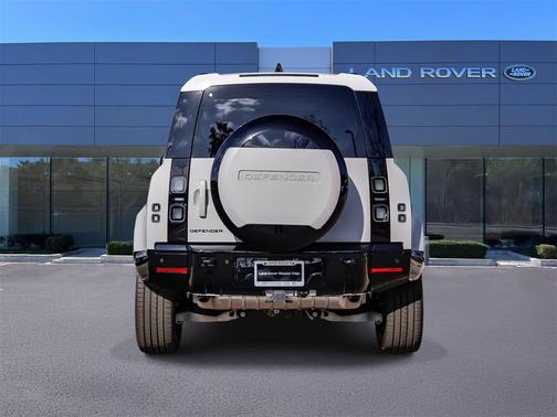 2026 Land Rover Defender P400 X-Dynamic SE