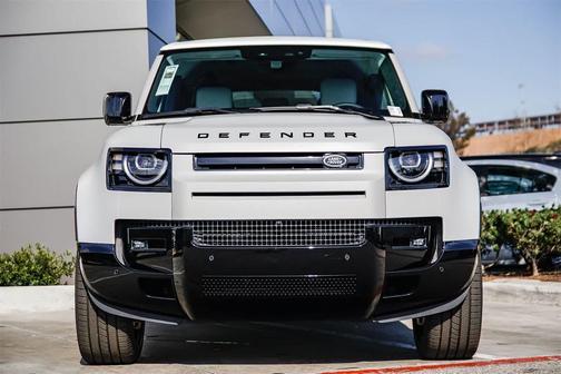 2026 Land Rover Defender P400 X-Dynamic SE