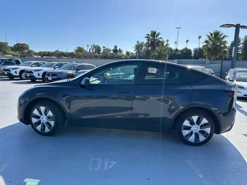 2024 Tesla Model Y Long Range Single Motor Rear-Wheel Drive