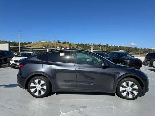 2024 Tesla Model Y Long Range Single Motor Rear-Wheel Drive