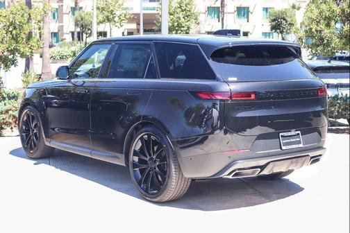 Santorini Black Metallic 2026 Land Rover Range Rover Sport SE