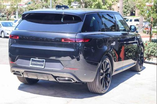 Santorini Black Metallic 2026 Land Rover Range Rover Sport SE