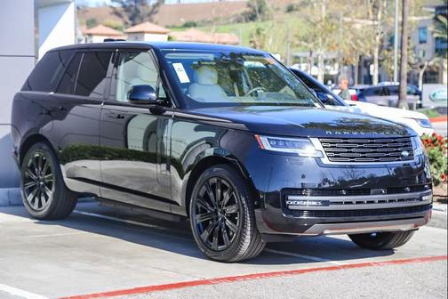 2026 Land Rover Range Rover P550e SE