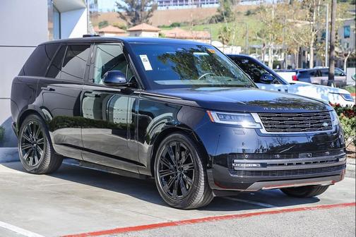 2026 Land Rover Range Rover P550e SE