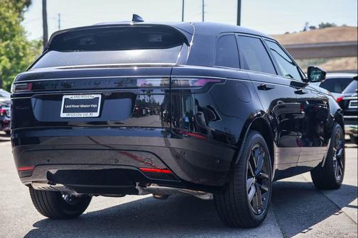 Santorini Black Metallic 2026 Land Rover Range Rover Velar P250 SE R-Dynamic