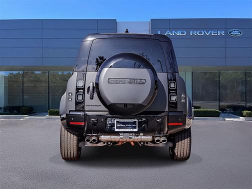2026 Land Rover Defender 110 V8