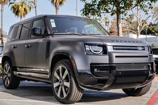 2026 Land Rover Defender 110 V8