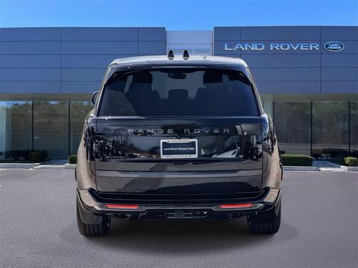 2026 Land Rover Range Rover P400 SE 7 Seat
