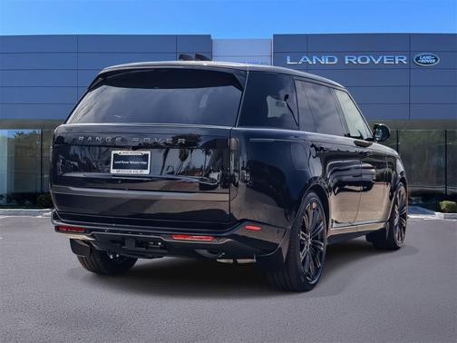 2026 Land Rover Range Rover P400 SE 7 Seat