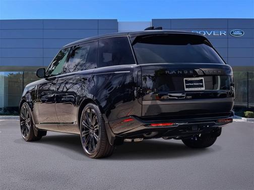2026 Land Rover Range Rover P400 SE 7 Seat